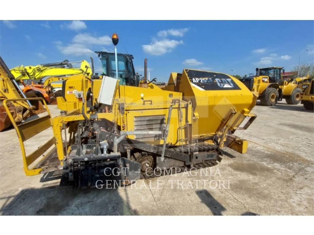 CAT AP255E Asfalt sericiler