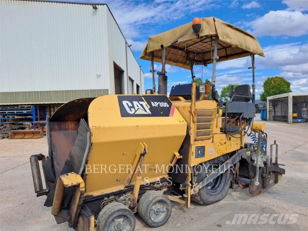 CAT AP300 Asfalt sericiler