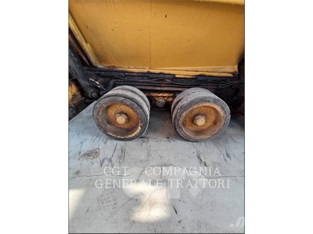 CAT AP300F Asfalt sericiler