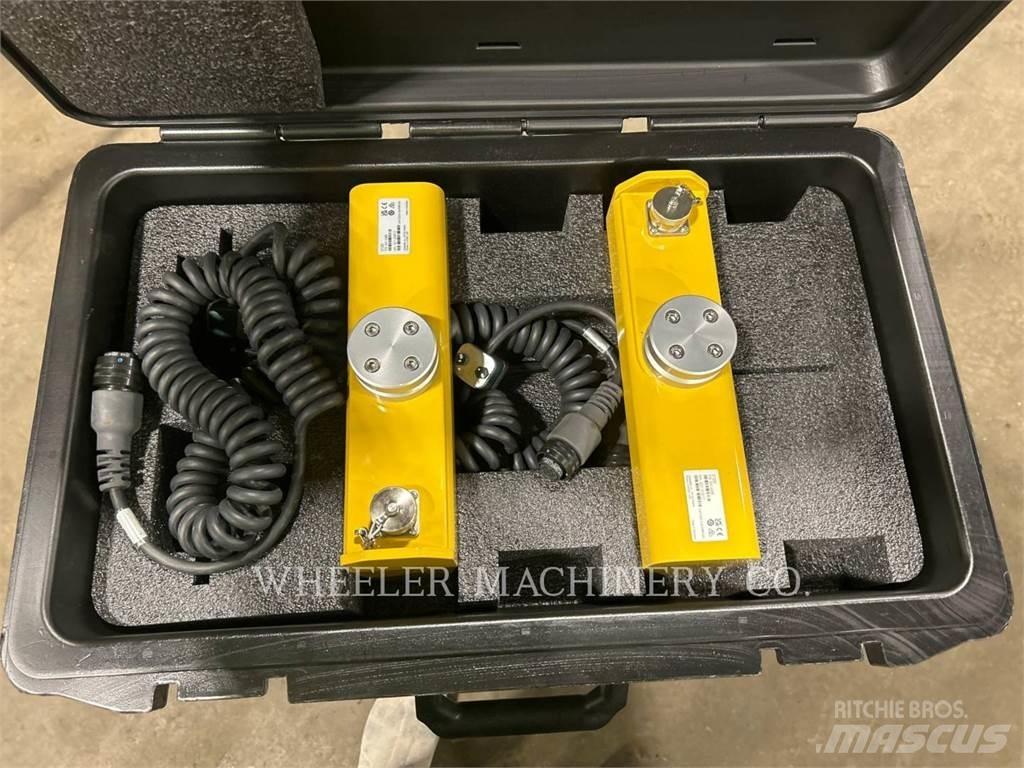 CAT AP555 Asfalt sericiler