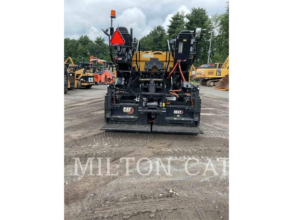 CAT AP555 Asfalt sericiler