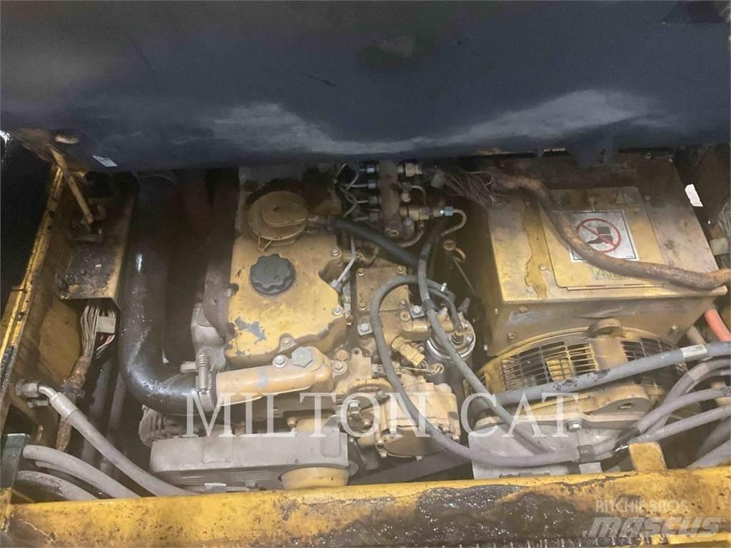 CAT AP555E Asfalt sericiler