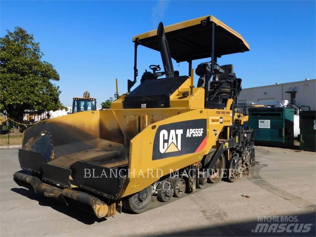 CAT AP555F Asfalt sericiler