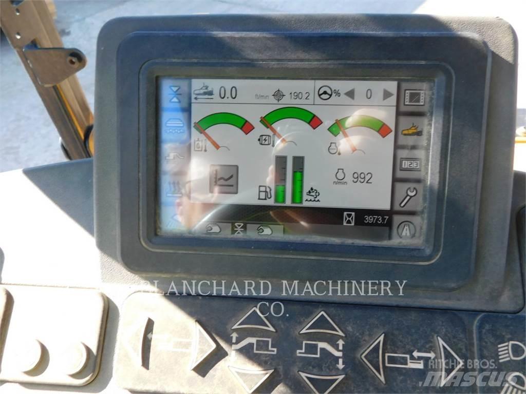 CAT AP555F Asfalt sericiler