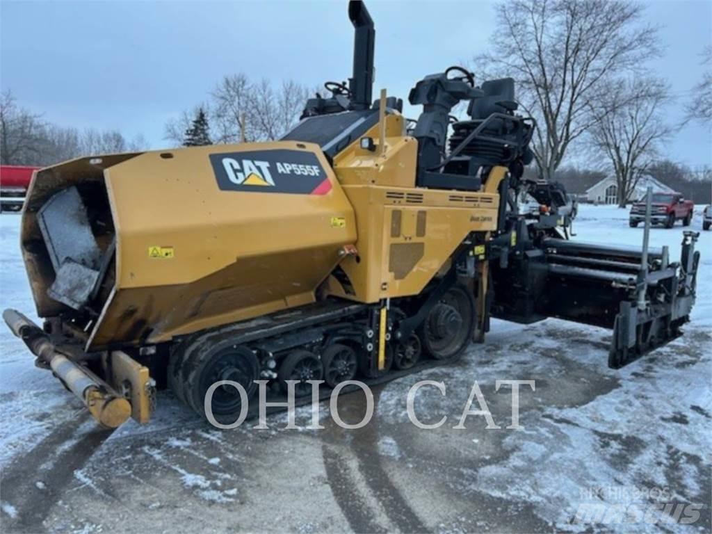 CAT AP555F Bitüm pülverizatörleri