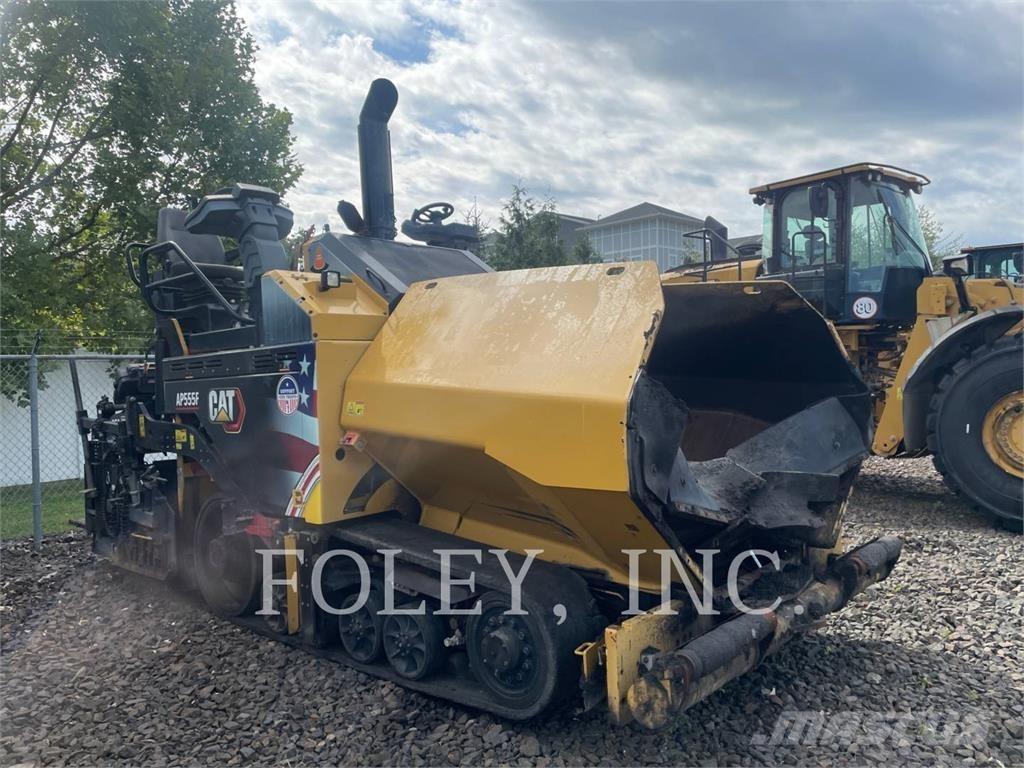 CAT AP555F Asfalt sericiler