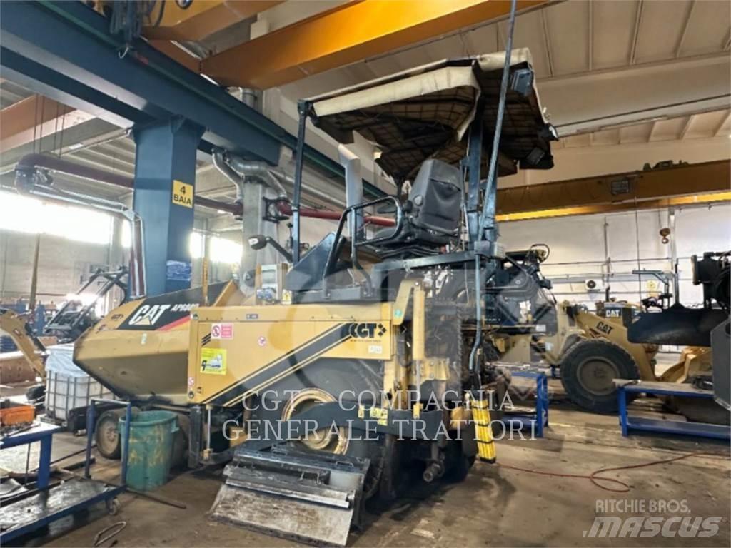 CAT AP600D Asfalt sericiler