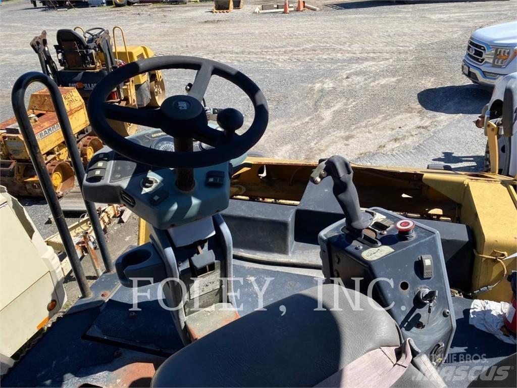 CAT CB-534D Çift tamburlu silindirler