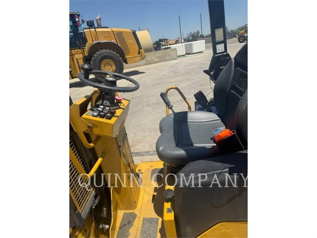 CAT CB1.7 Çift tamburlu silindirler