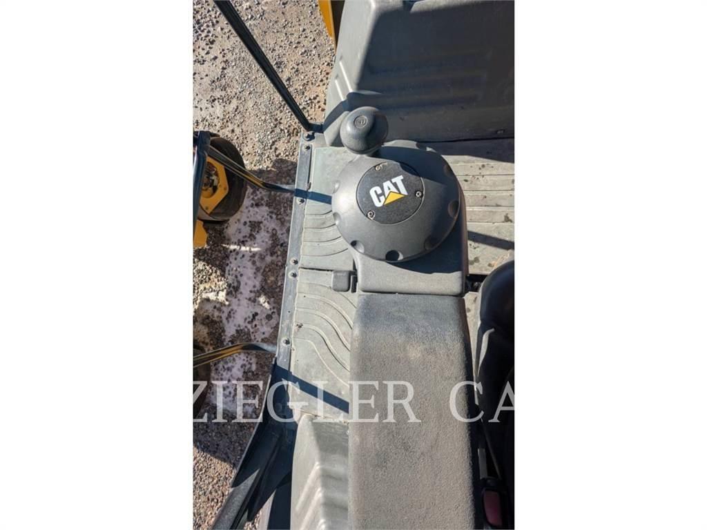 CAT CB10 Zemin sıkıştırma makineleri