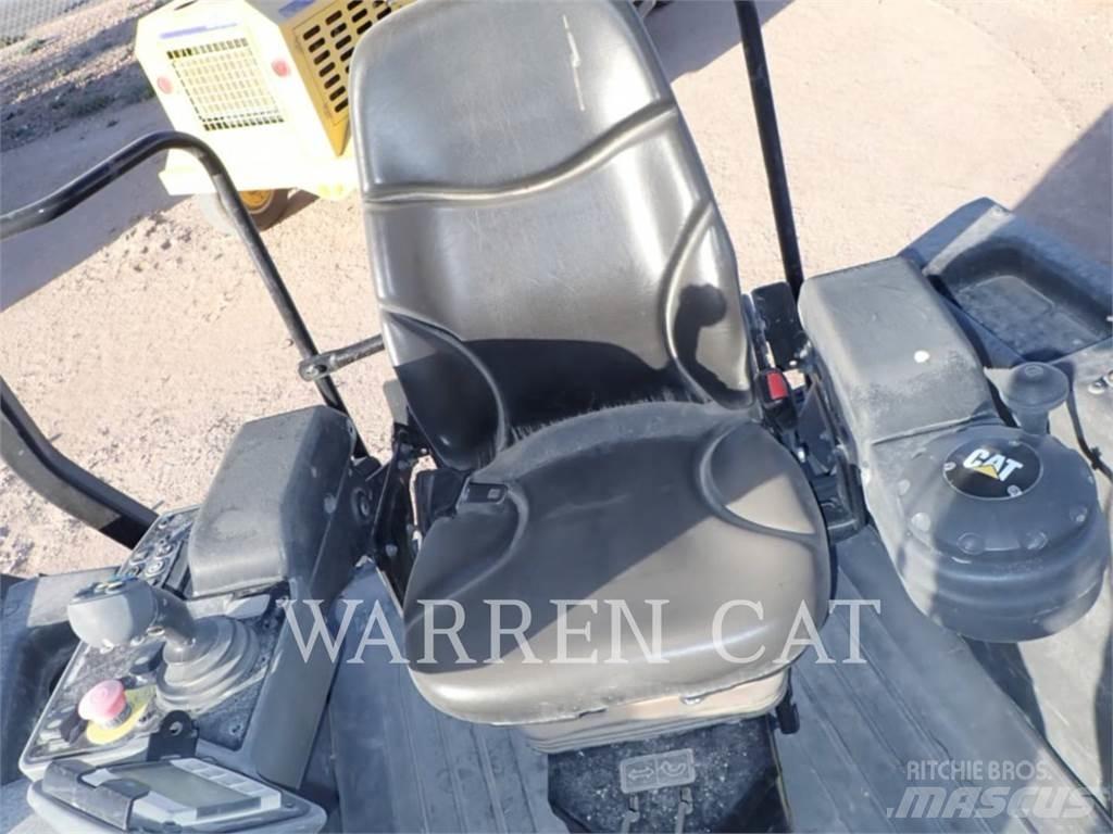 CAT CB10 Asfalt sericiler