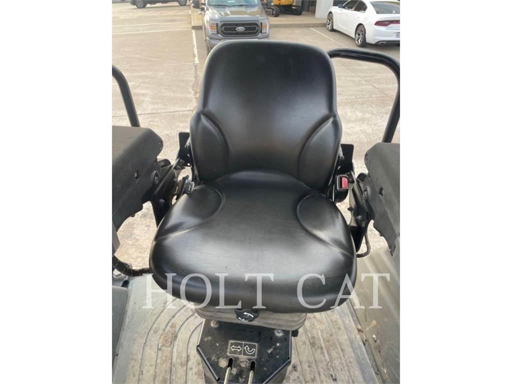 CAT CB13 Tek tamburlu silindirler