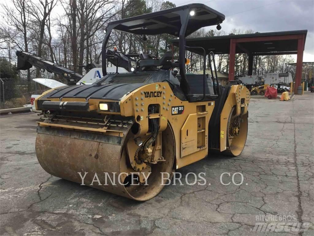 CAT CB13 Zemin sıkıştırma makineleri