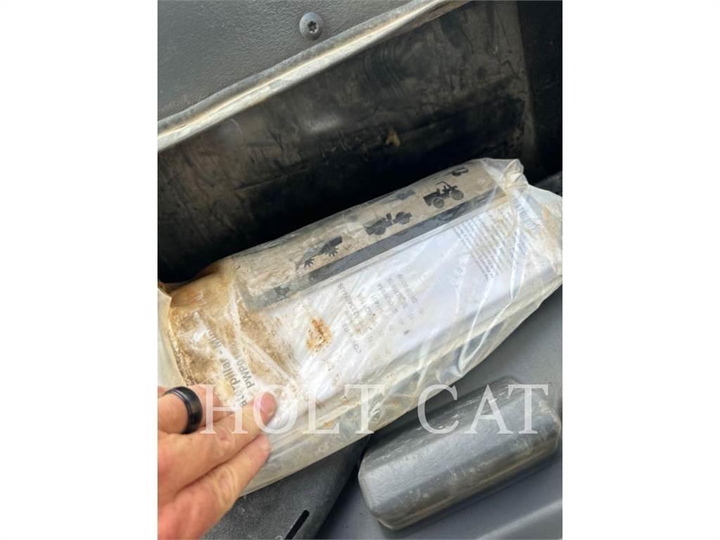 CAT CB13 Tek tamburlu silindirler