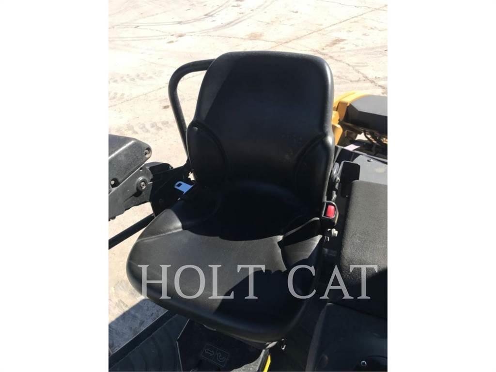 CAT CB13 Tek tamburlu silindirler