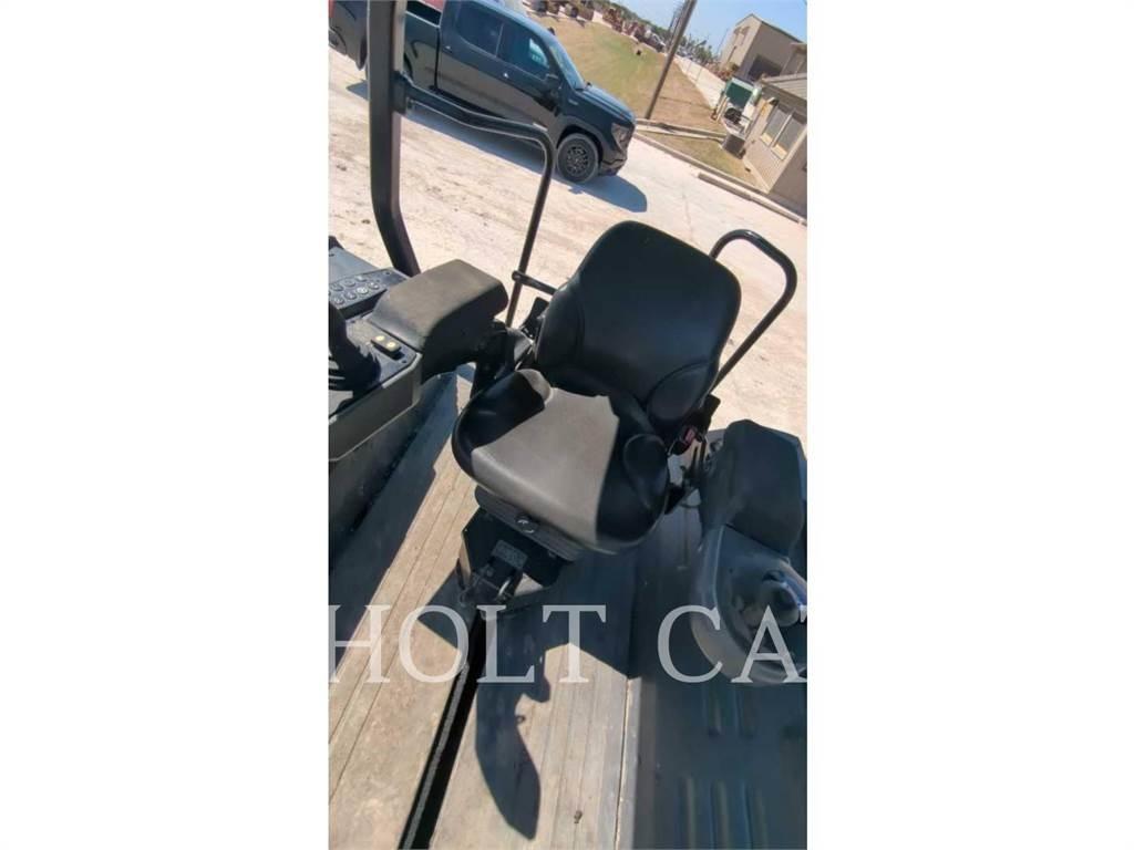 CAT CB13 Tek tamburlu silindirler