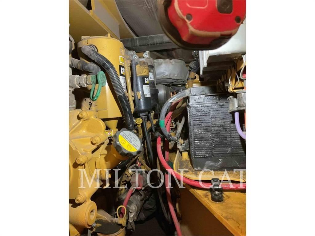 CAT CB15 Zemin sıkıştırma makineleri