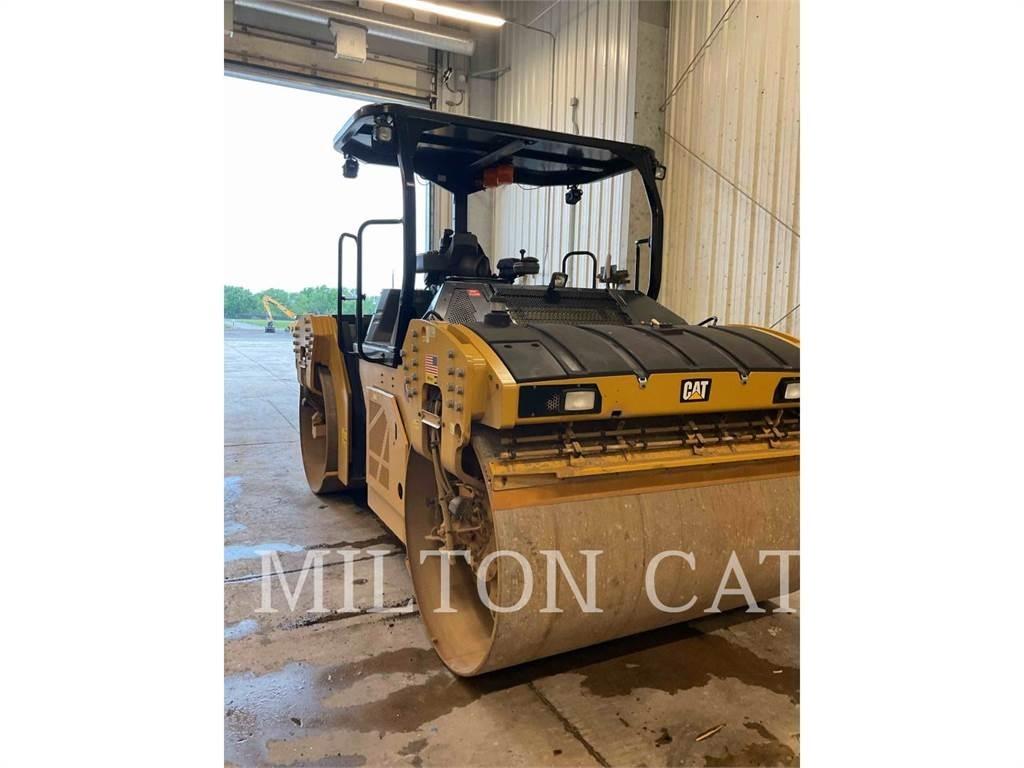 CAT CB15 Çift tamburlu silindirler