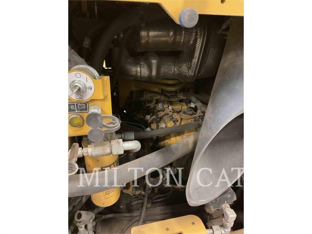 CAT CB15 Çift tamburlu silindirler