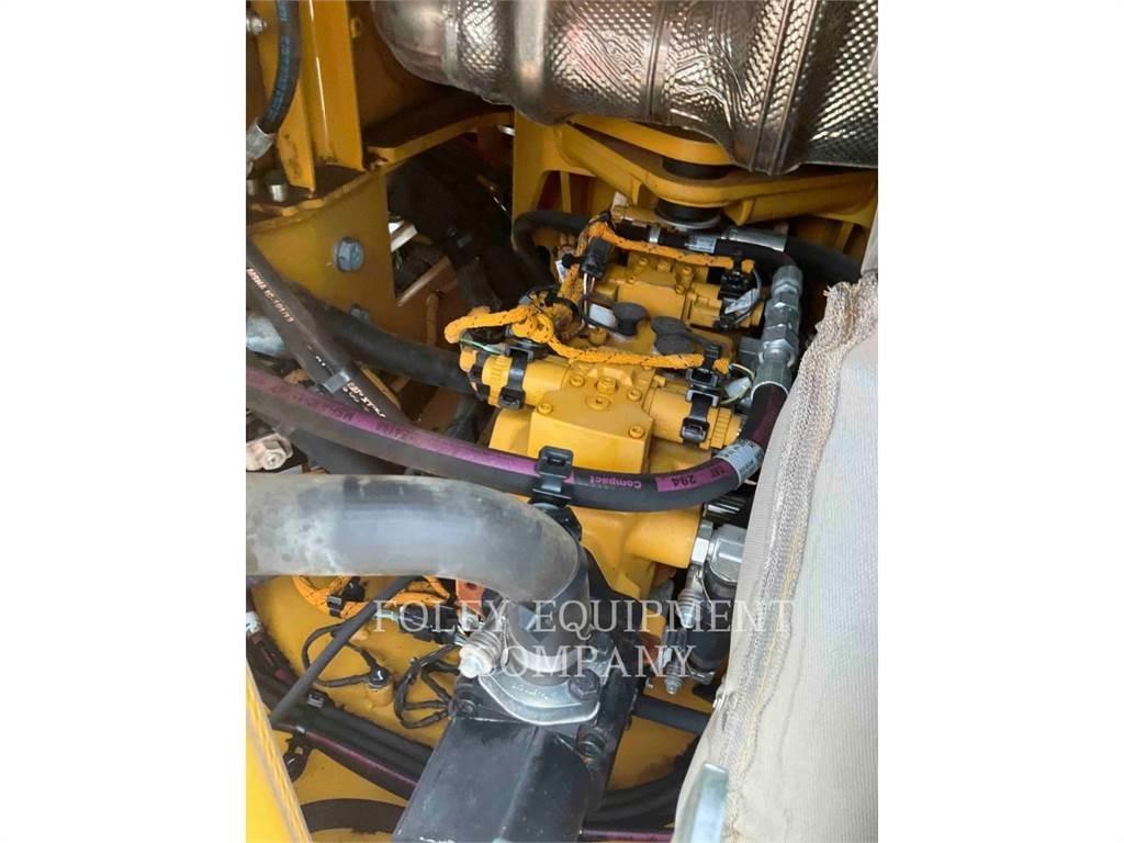 CAT CB15 Zemin sıkıştırma makineleri