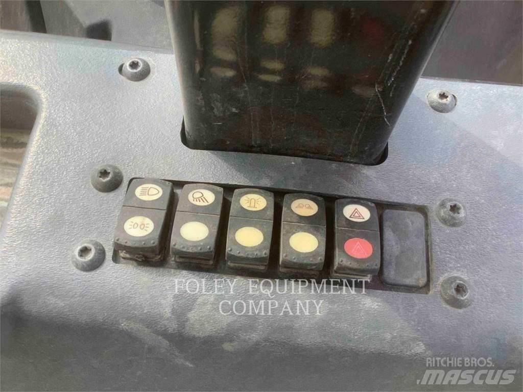 CAT CB15 Zemin sıkıştırma makineleri