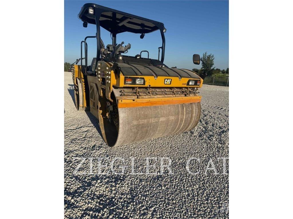 CAT CB15 Zemin sıkıştırma makineleri