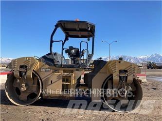CAT CB15 Çift tamburlu silindirler