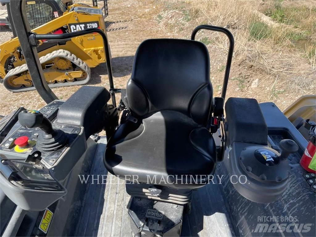 CAT CB15 CW Çift tamburlu silindirler