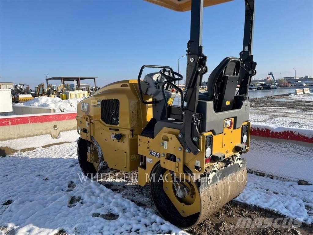 CAT CB2.5 Çift tamburlu silindirler