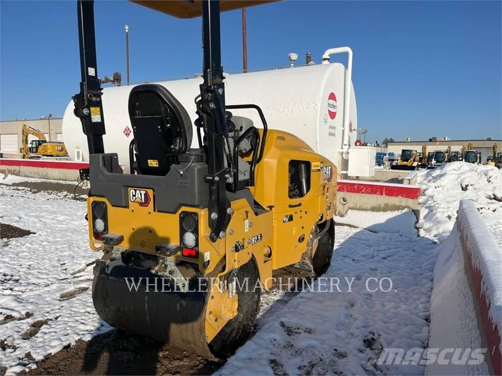 CAT CB2.5 Çift tamburlu silindirler