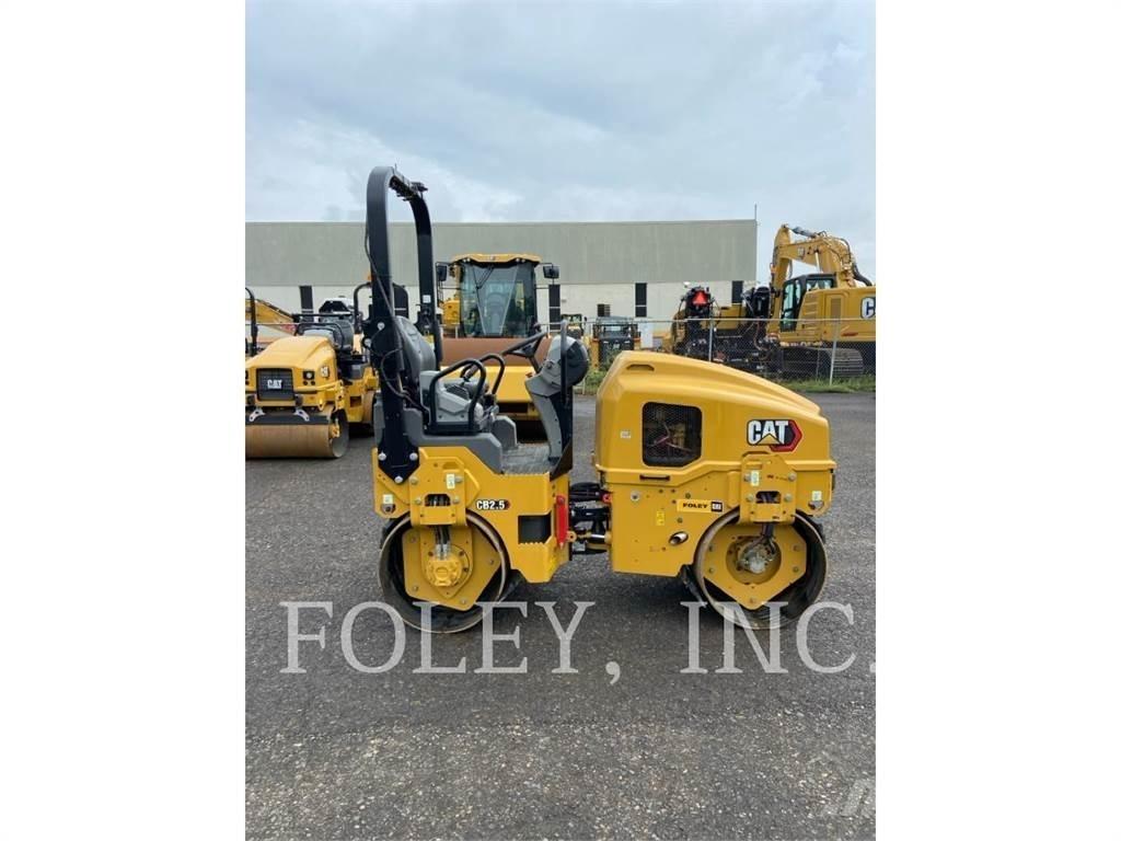 CAT CB2.5-03 Çift tamburlu silindirler