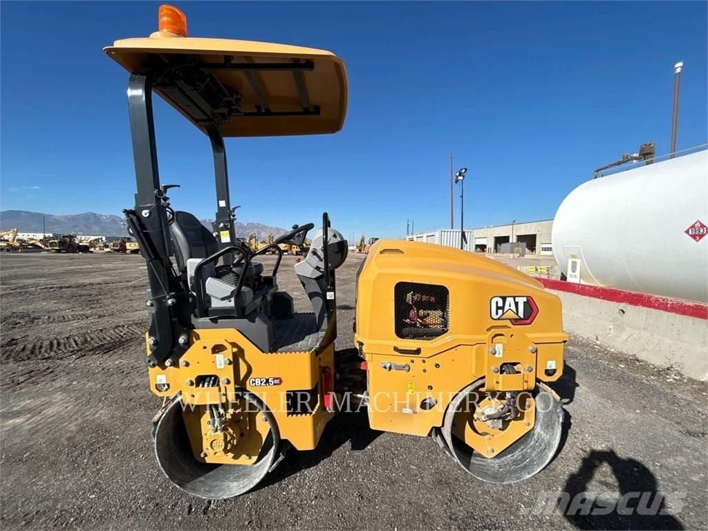CAT CB2.5 GC Çift tamburlu silindirler