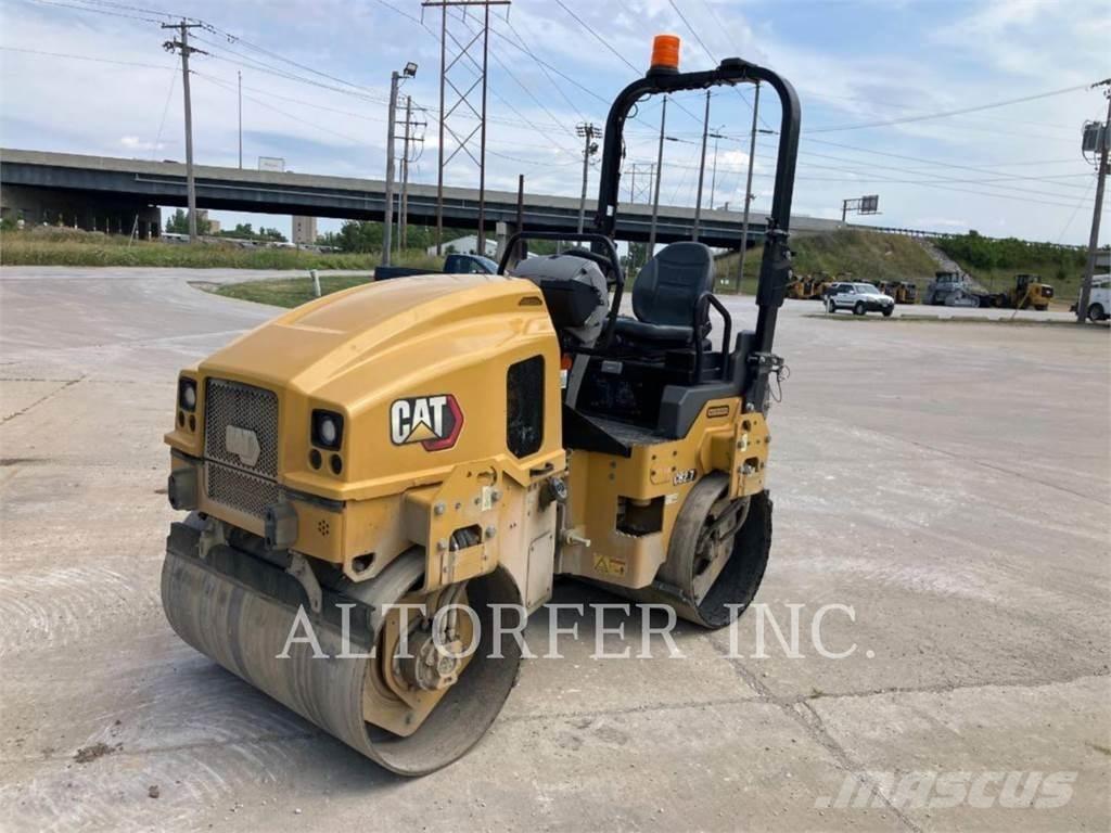 CAT CB2.7-03 Çift tamburlu silindirler