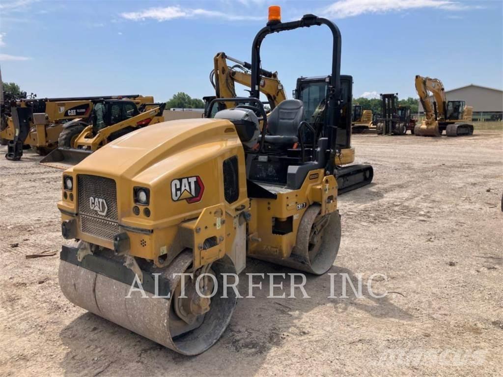 CAT CB2.7-03 Çift tamburlu silindirler