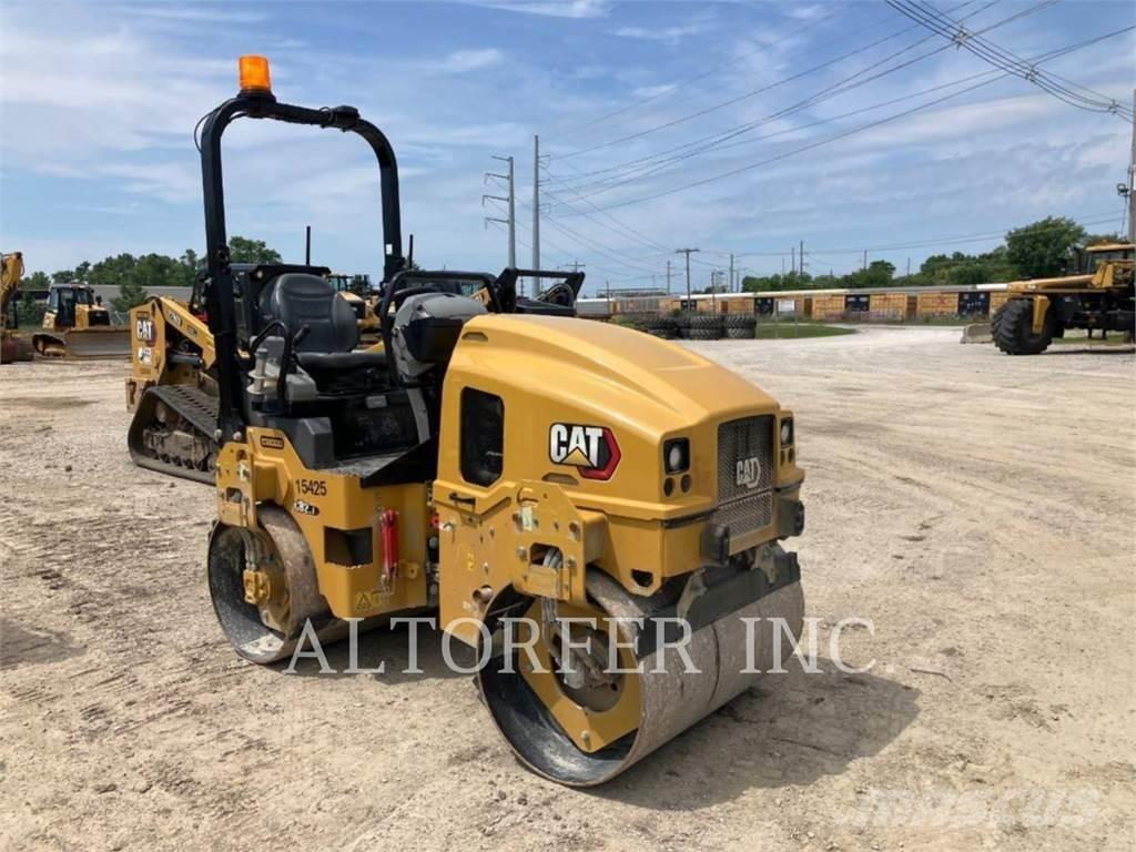CAT CB2.7-03 Çift tamburlu silindirler