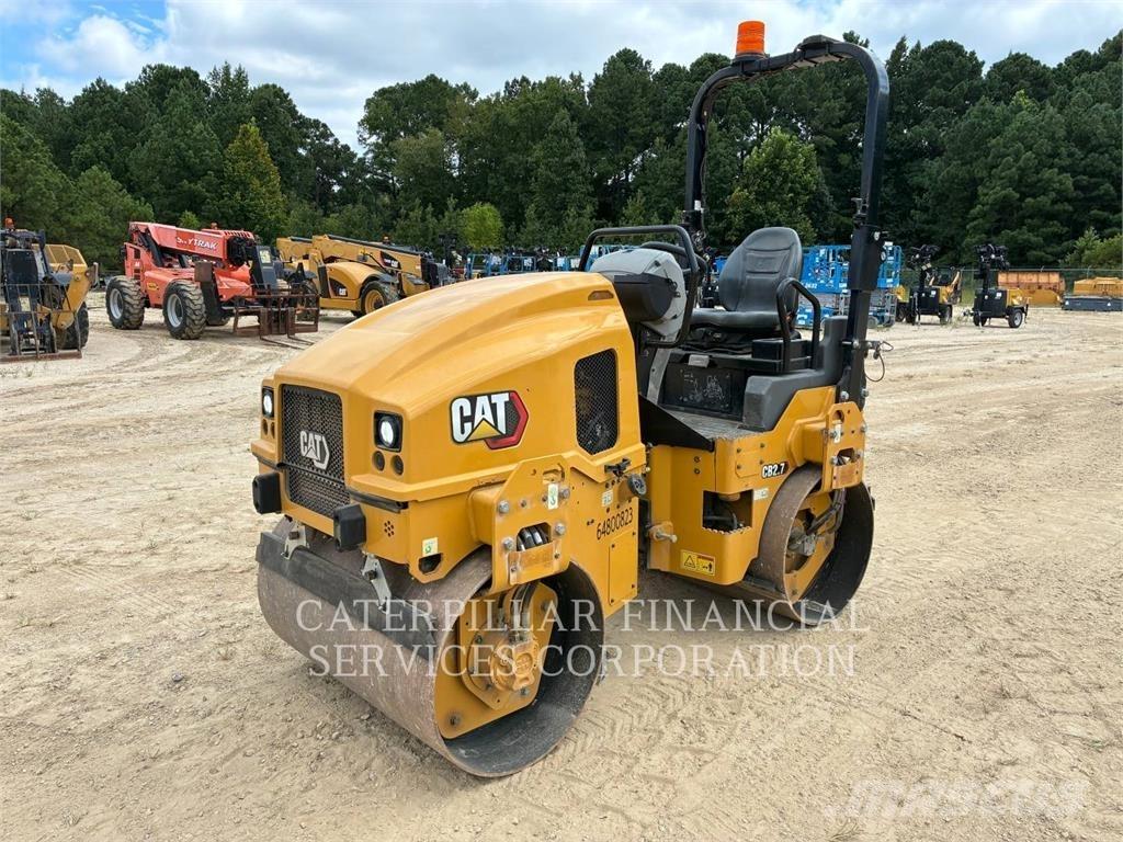 CAT CB2.703 Çift tamburlu silindirler