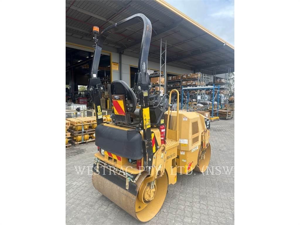 CAT CB22 Çift tamburlu silindirler