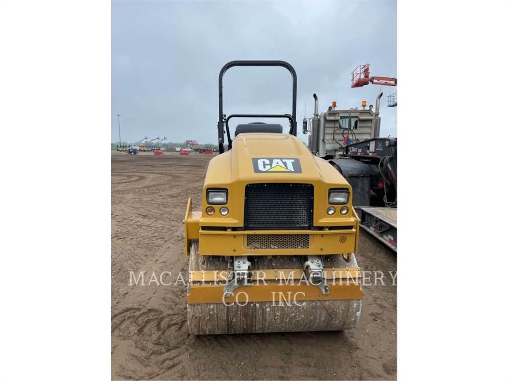 CAT CB24B Çift tamburlu silindirler