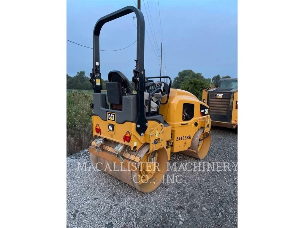 CAT CB24B Çift tamburlu silindirler
