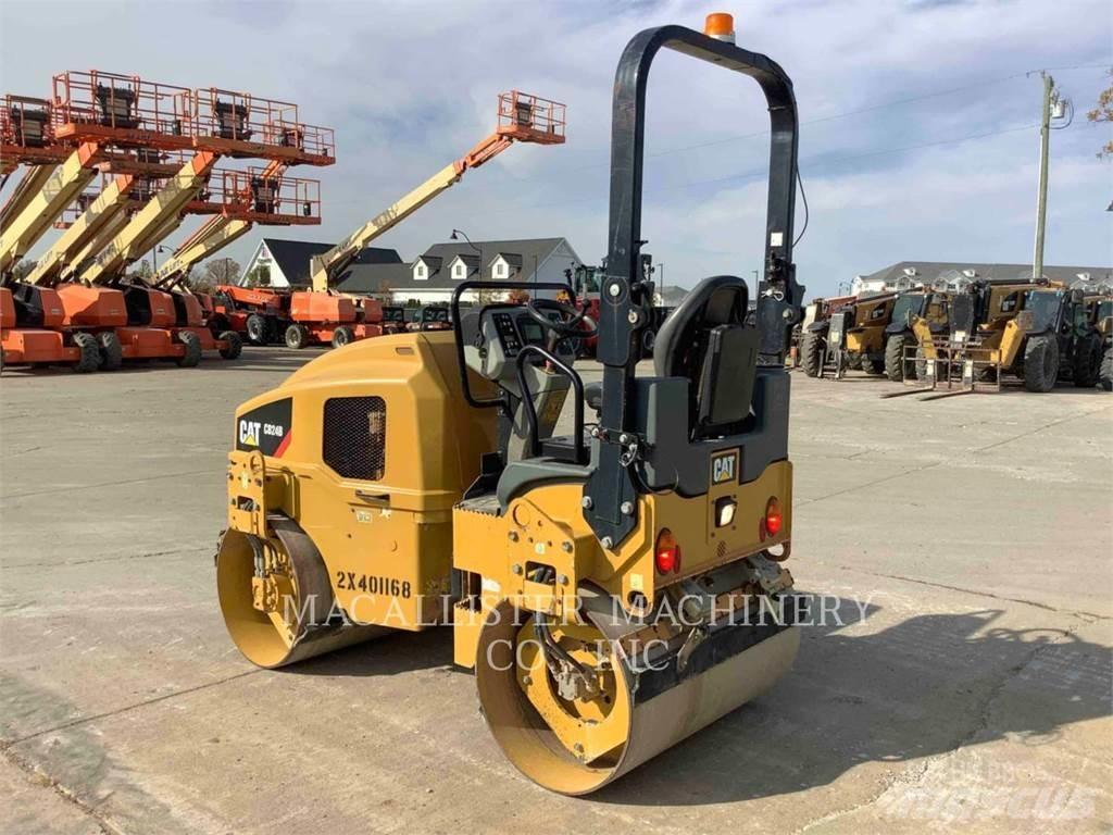 CAT CB24B Çift tamburlu silindirler