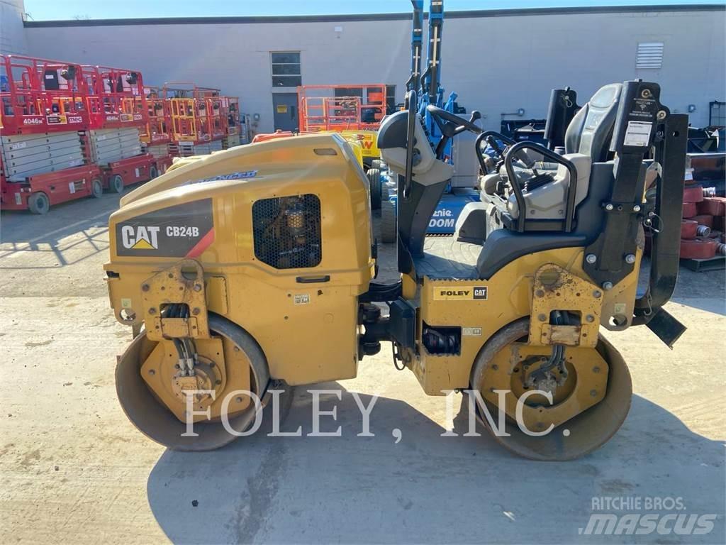 CAT CB24B Çift tamburlu silindirler