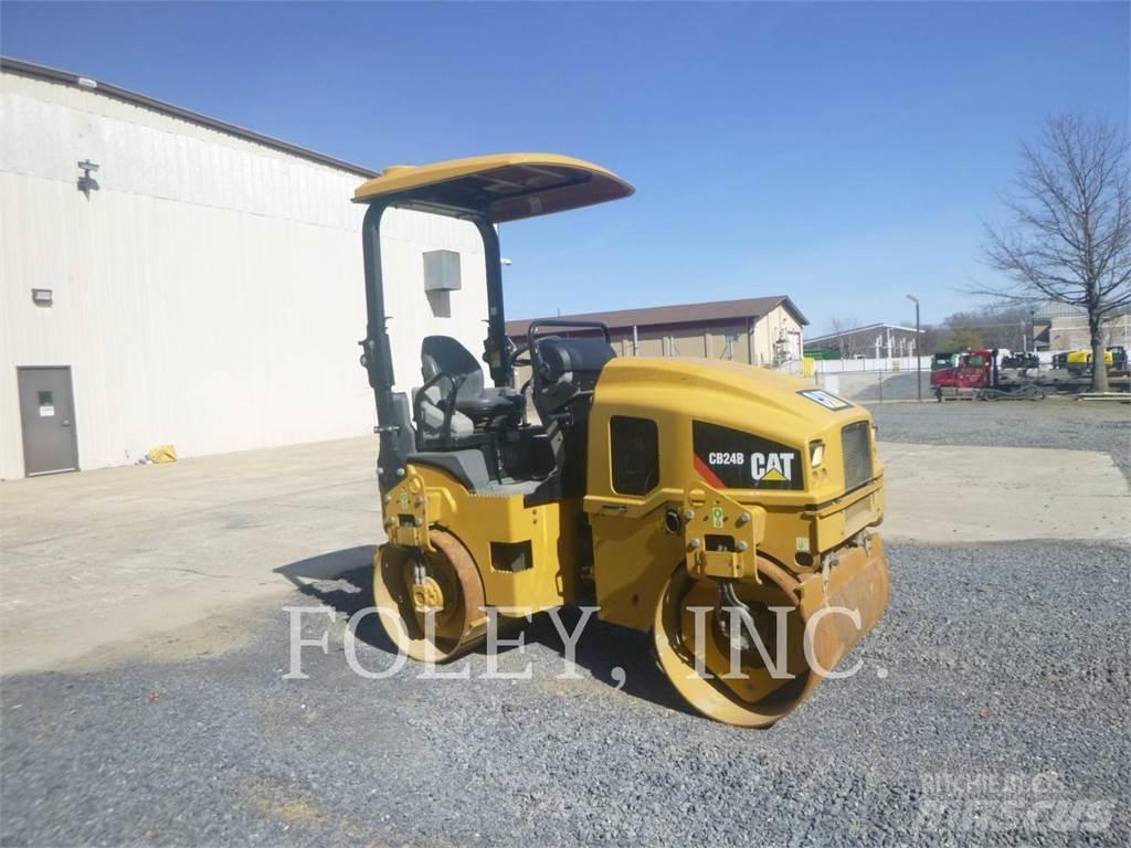 CAT CB24B Çift tamburlu silindirler
