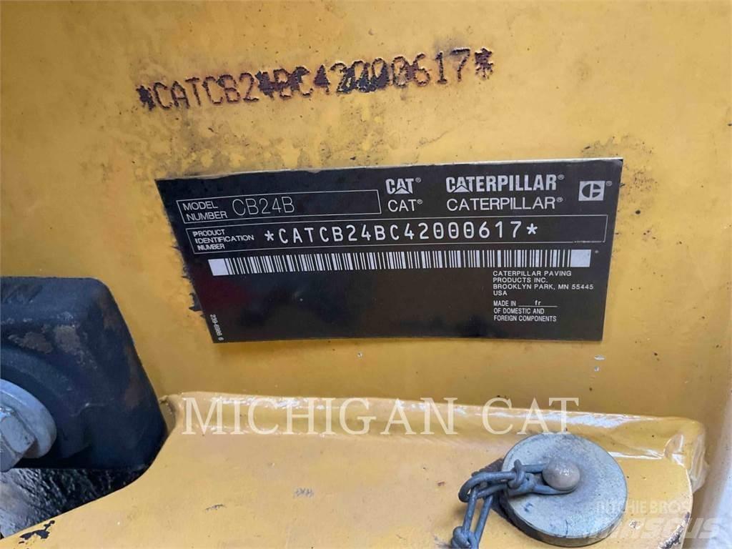 CAT CB24B Tek tamburlu silindirler