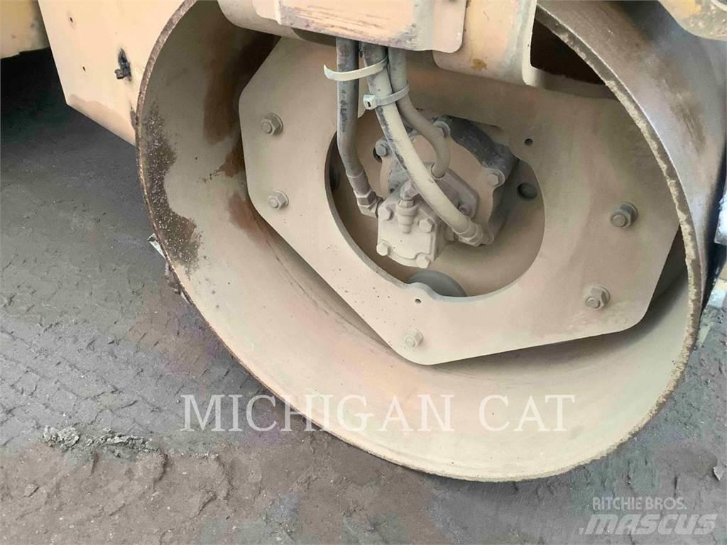 CAT CB24B Çift tamburlu silindirler