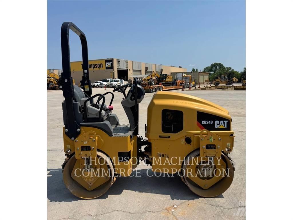 CAT CB24B Çift tamburlu silindirler