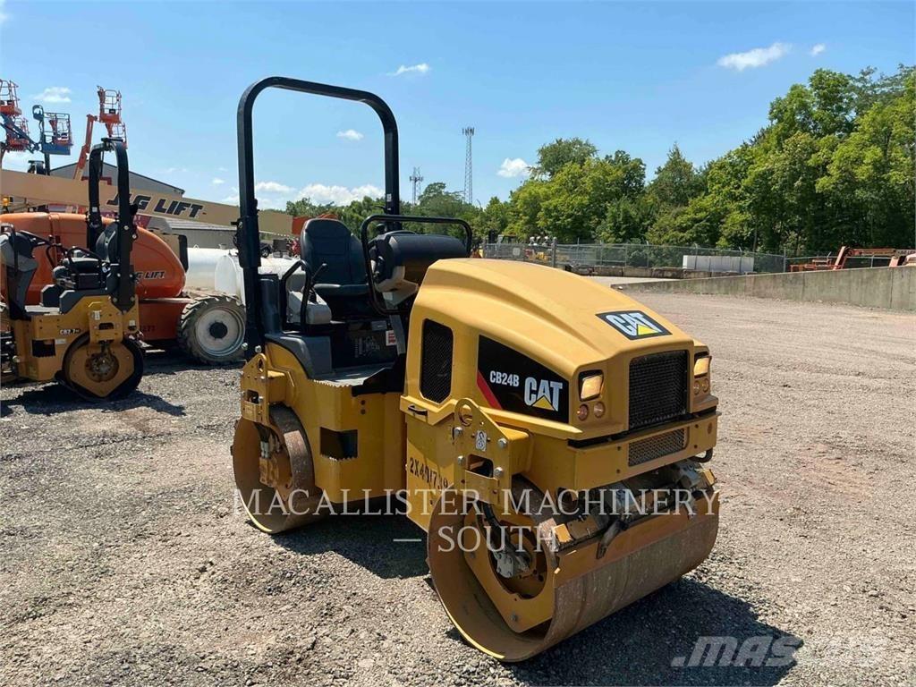 CAT CB24B Çift tamburlu silindirler