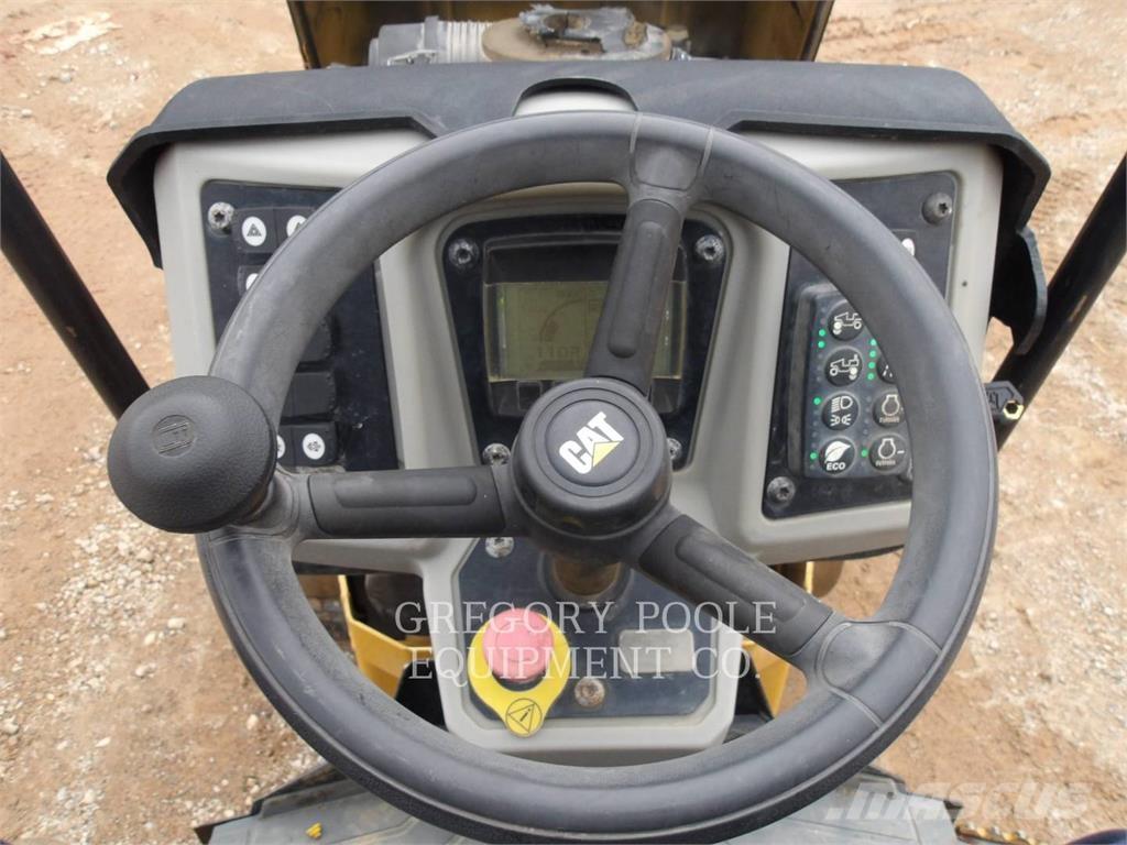 CAT CB24B Çift tamburlu silindirler