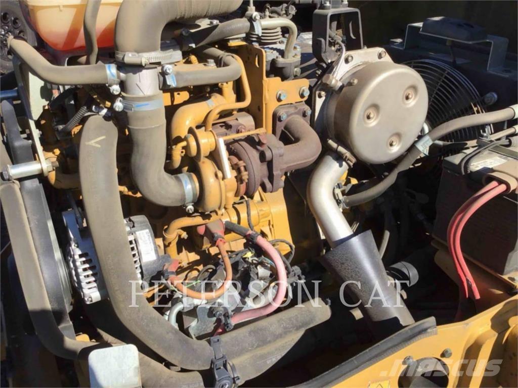 CAT CB24B Çift tamburlu silindirler