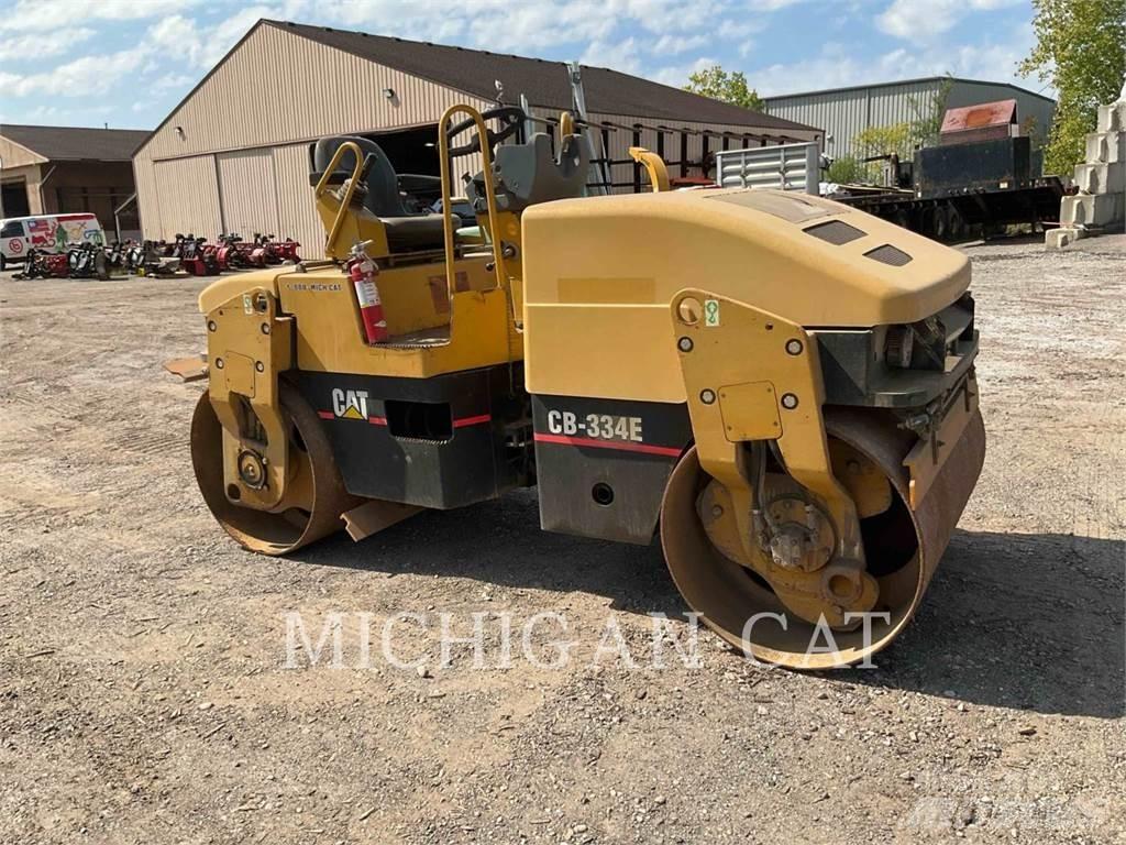 CAT CB334E Tek tamburlu silindirler