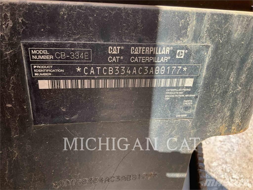 CAT CB334E Tek tamburlu silindirler